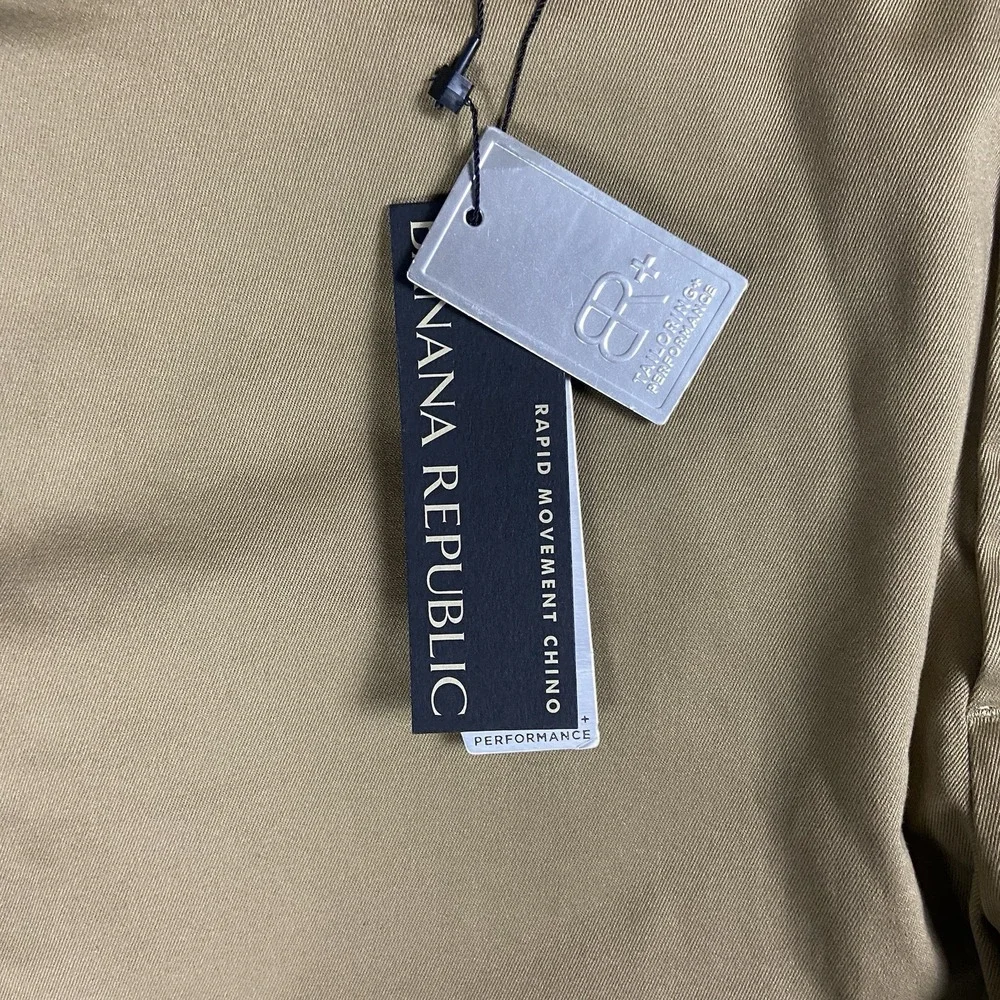 NWT Banana Republic Rapid Movement Chino Pants Size 34x34 Tan Khaki Casual Wear